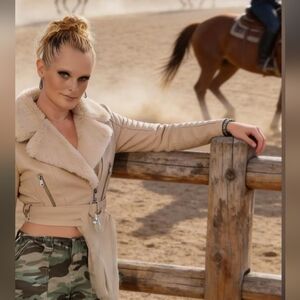 Meet your Posher, Lindsay